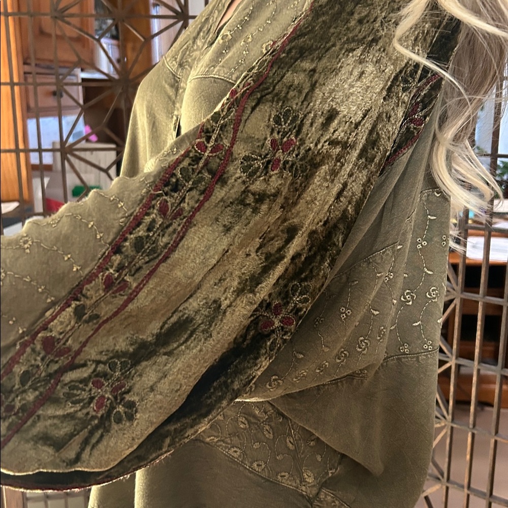 YOUNG THREADS BOHEMIAN STONE WASHED RAGLAN SLEEVE TOP - Picture 4 of 9